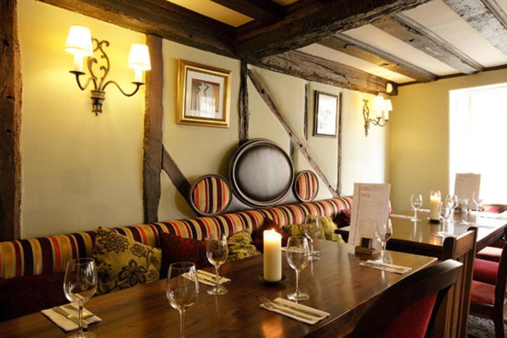 The Bell Hotel & Inn By Greene King Inns Woburn Restaurante foto